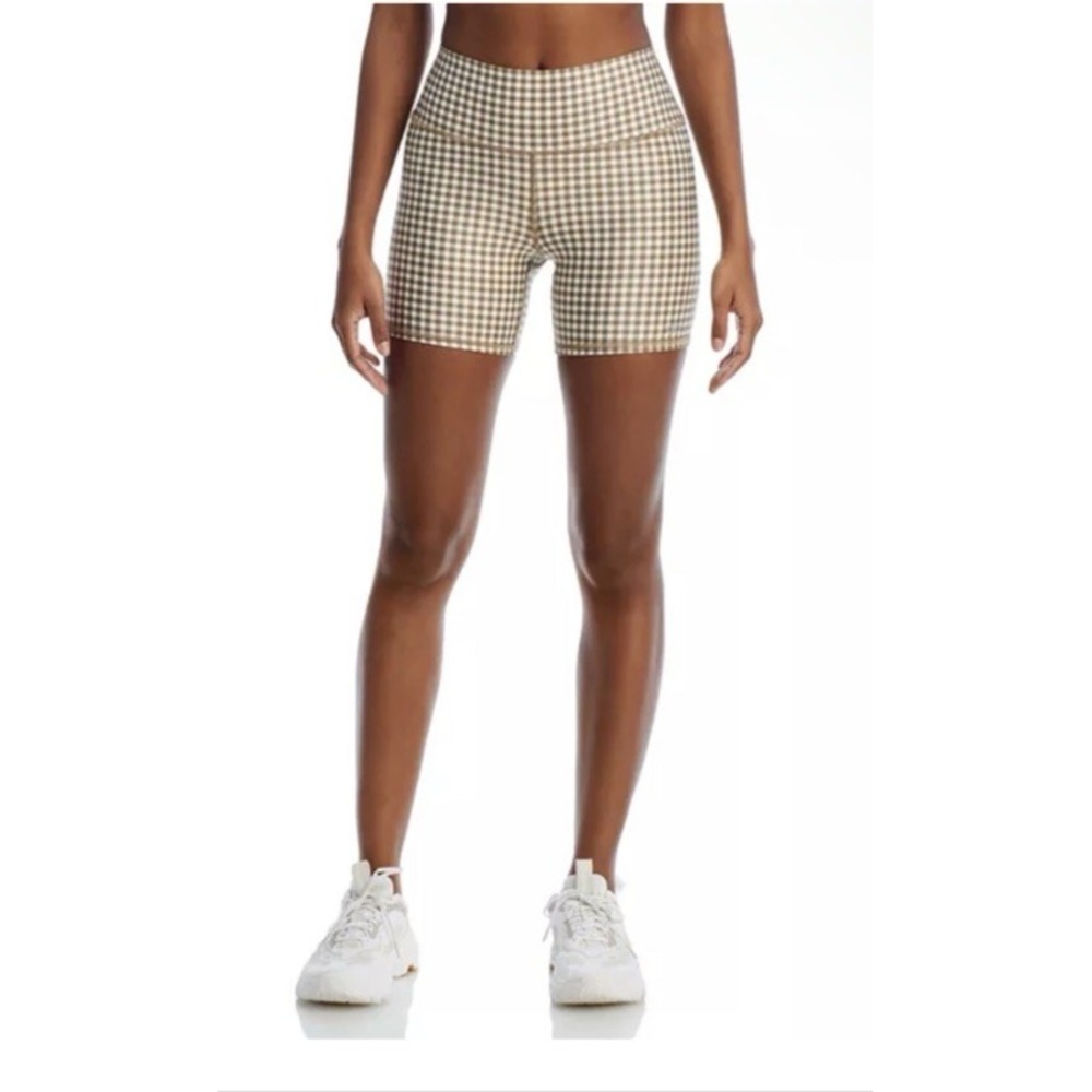 Alo Yoga Women Size Large Airlift Gingham 5" Bike Shorts Macadamia Athleisure